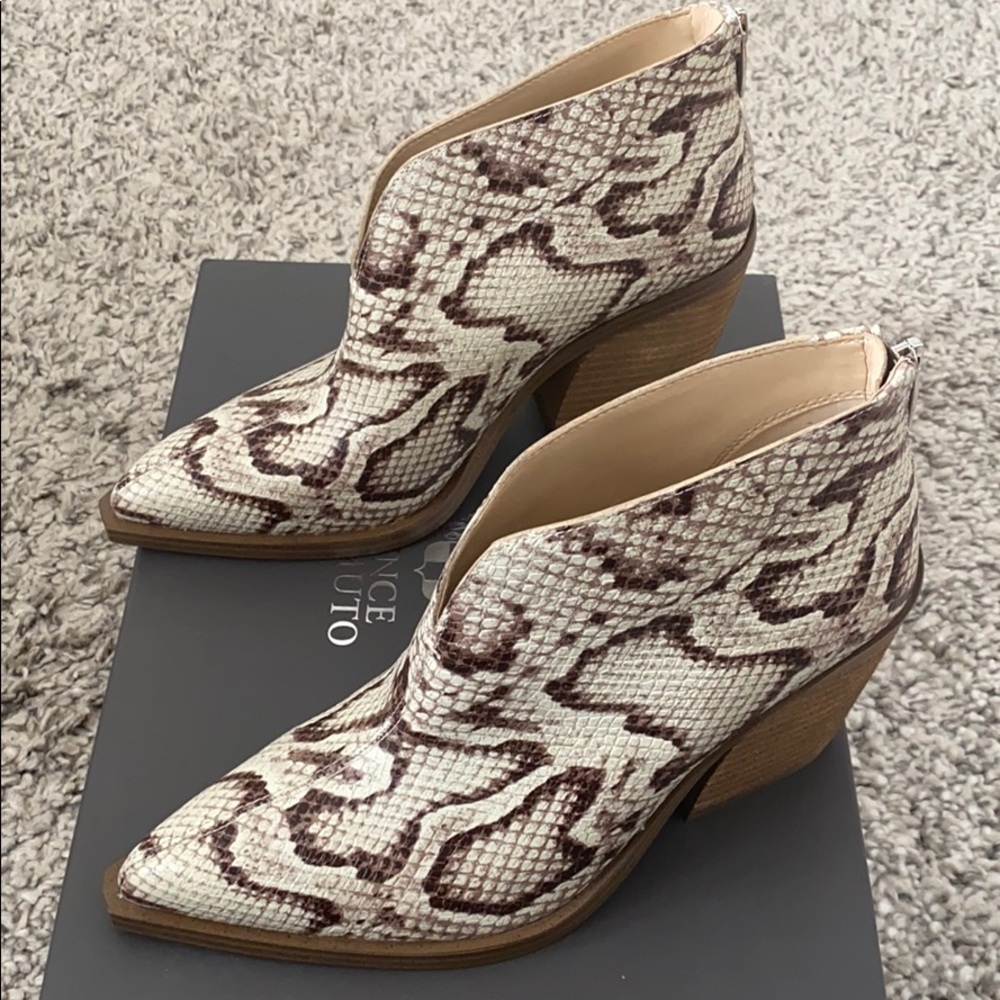 Vince Camuto - Block Heel Bootie
